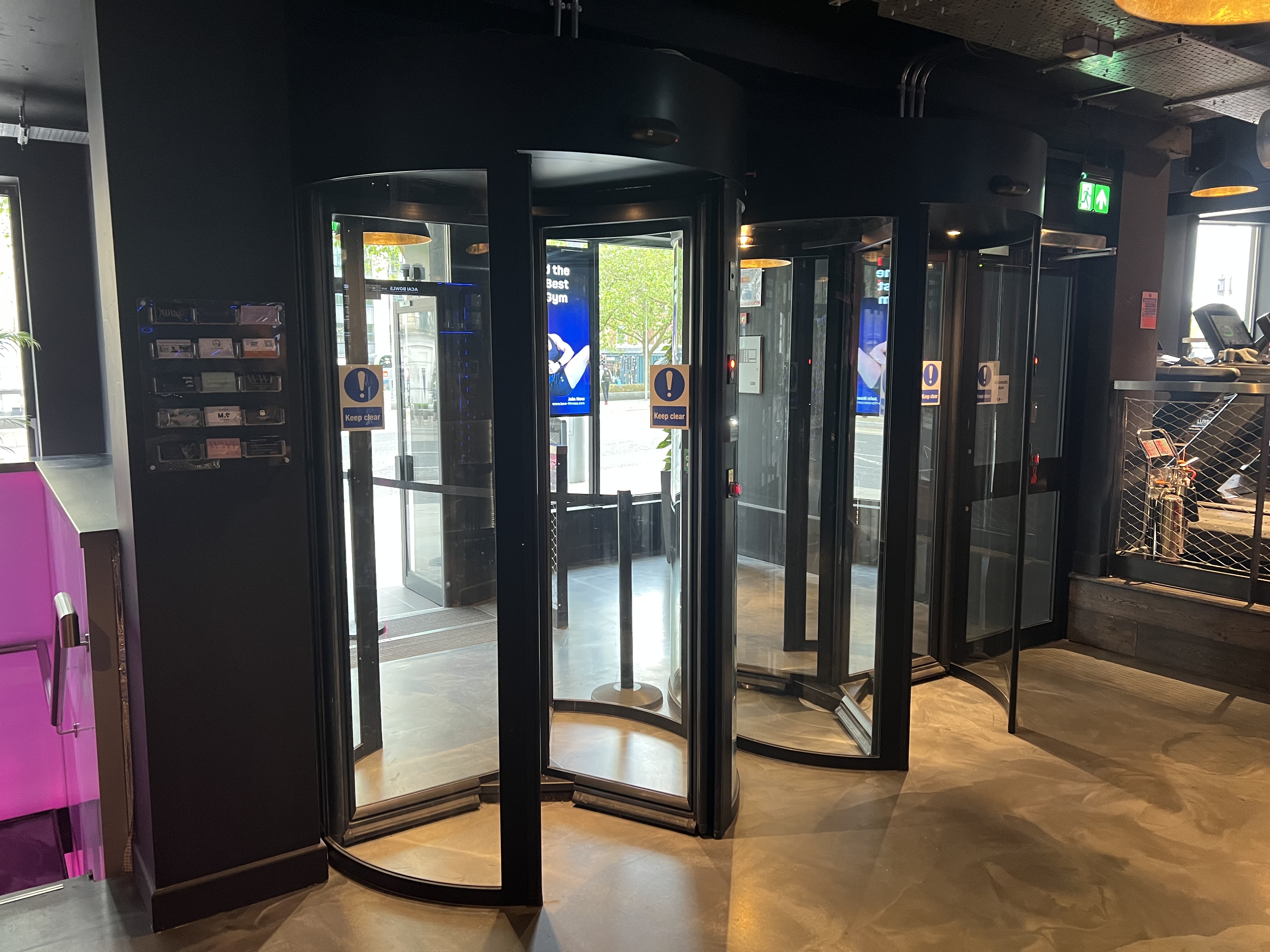 K32 ST Security Revolving Door Luxe Fitness Gym